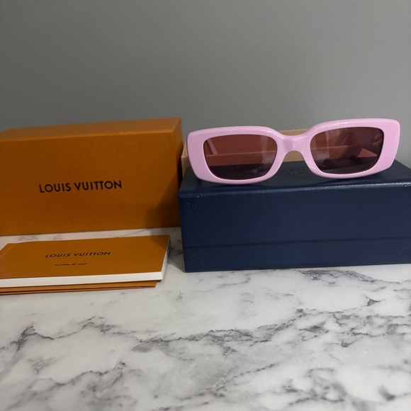 Louis Vuitton X TM Multigram Cat Eye Sunglasses Pink - Picture 2 of 5